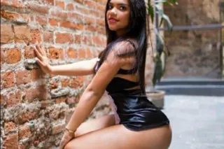 beauty latina TRANSEXUAL READY... - Image 2